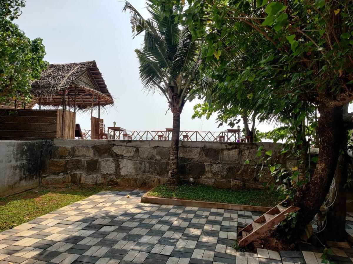 Shalom Beach Residency Alappuzha Esterno foto