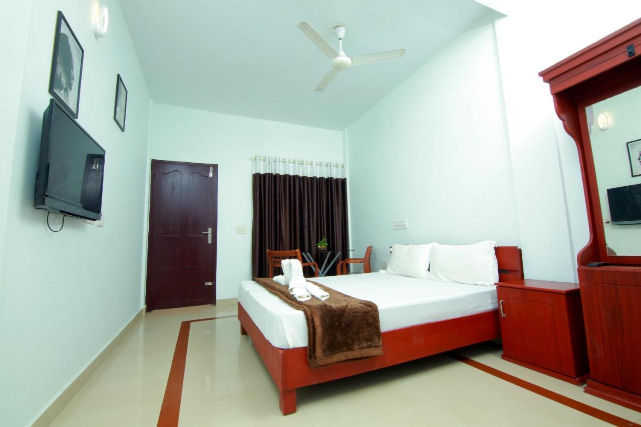 Shalom Beach Residency Alappuzha Esterno foto
