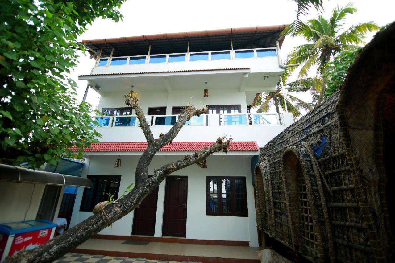 Shalom Beach Residency Alappuzha Esterno foto