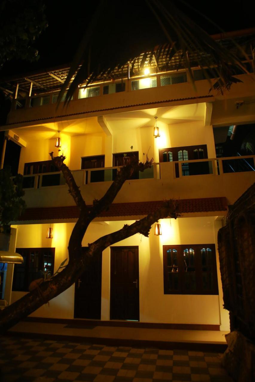 Shalom Beach Residency Alappuzha Esterno foto