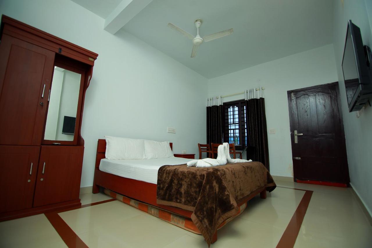 Shalom Beach Residency Alappuzha Esterno foto